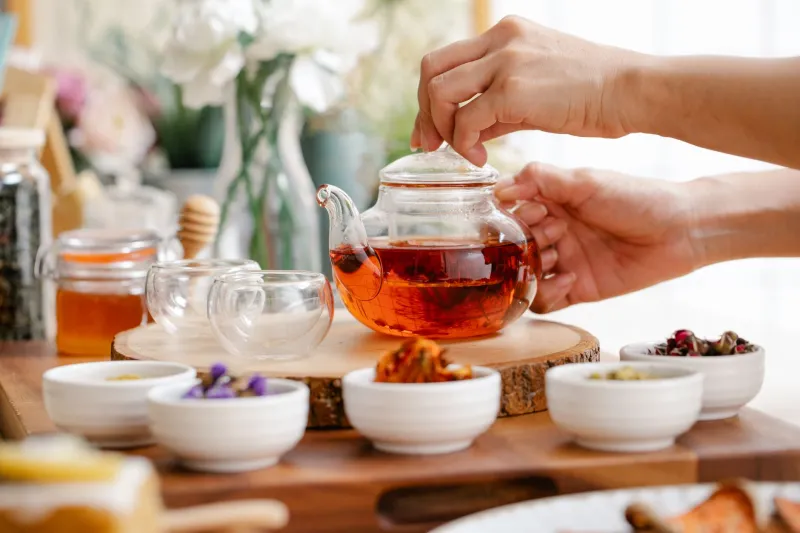 Wrap It Warm: A Chai Lover's Gift Basket You Can Assemble for Under $40